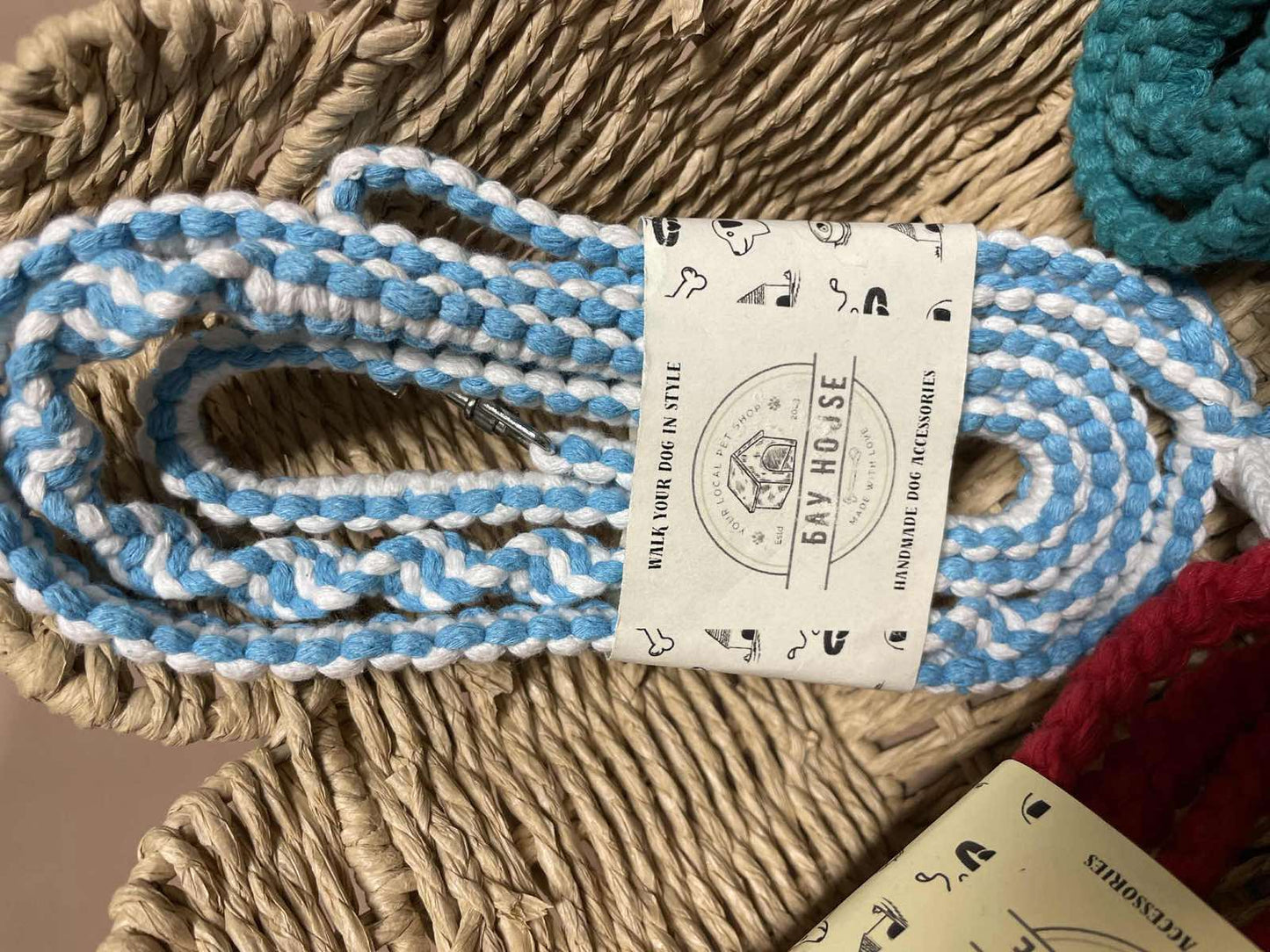 Ръчно изработен повод за куче