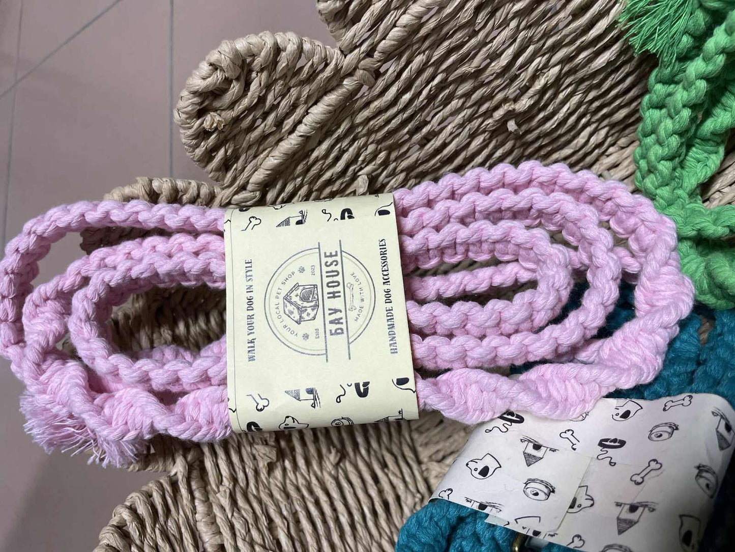 Ръчно изработен повод за куче